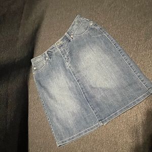 Denim skirt. Nine West vintage collection